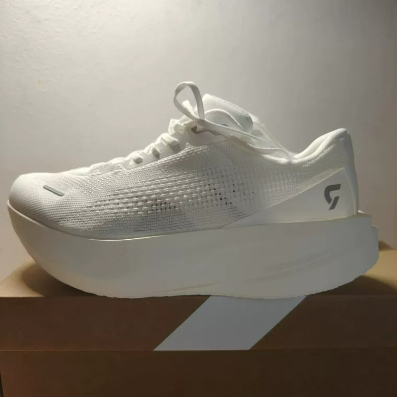 DYNAFISH Training Shoes For Me - огляд і ціна Women'S Shoes Vs Men'S Size