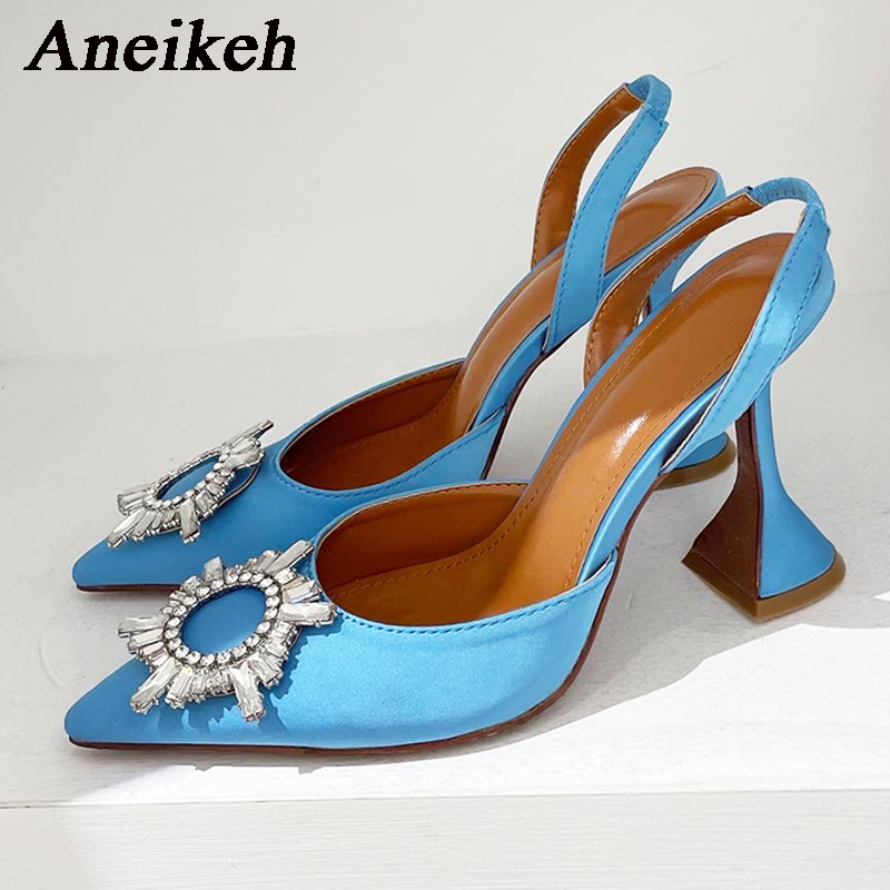 Aneikeh Brand Women Silk High  - огляд і ціна Women Shoes Zara